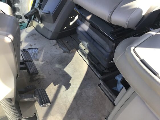 2024 John Deere 8R 370 - Image 14