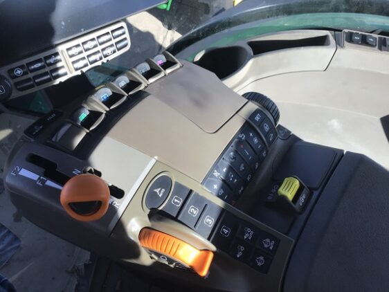 2024 John Deere 8R 370 - Image 18