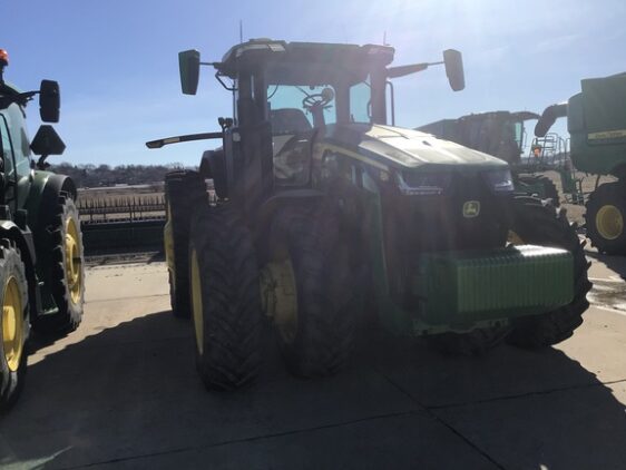 2024 John Deere 8R 370 - Image 6