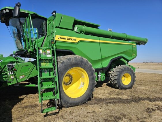 2024 John Deere X9 1000 - Image 2