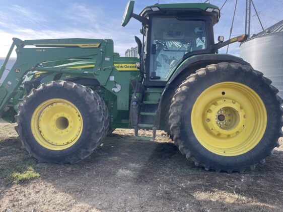 2023 John Deere 8R 310 - Image 2