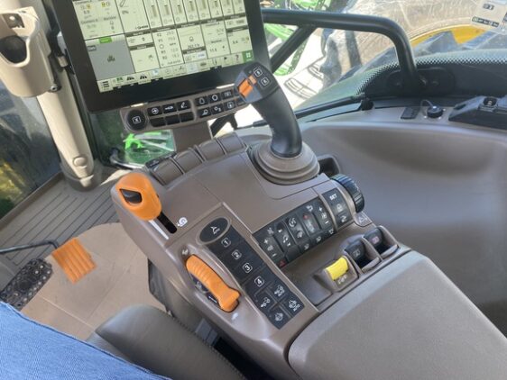 2024 John Deere 6R 215 - Image 27