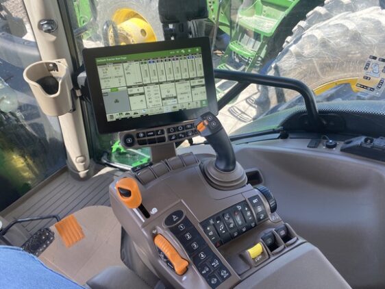 2024 John Deere 6R 215 - Image 28