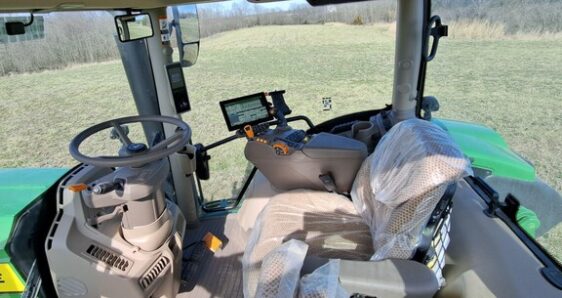 2024 John Deere 6R 215 - Image 3