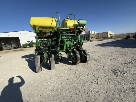 2015 John Deere 1775NT - Image 4