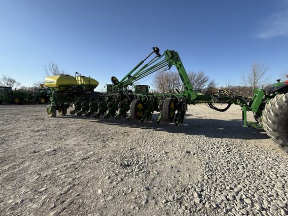 2015 John Deere 1775NT - Image 7