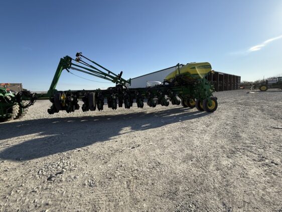 2015 John Deere 1775NT - Image 6