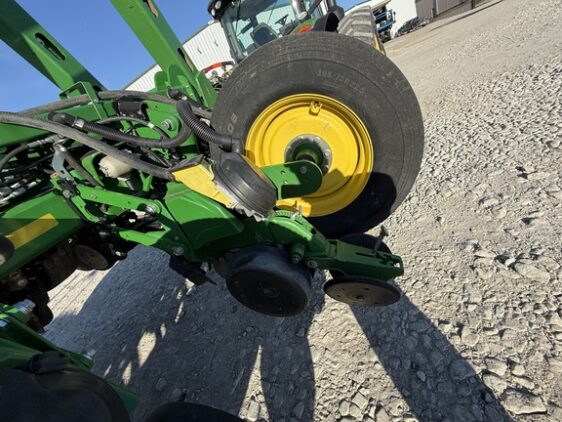2015 John Deere 1775NT - Image 8
