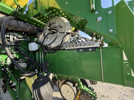 2015 John Deere 1775NT - Image 23