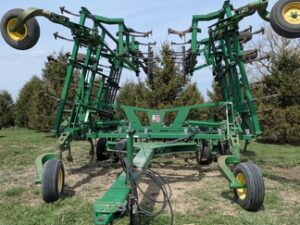 2007 John Deere 2210