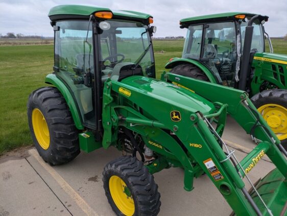 2017 John Deere 4066R - Image 2