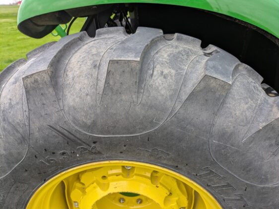 2017 John Deere 4066R - Image 7