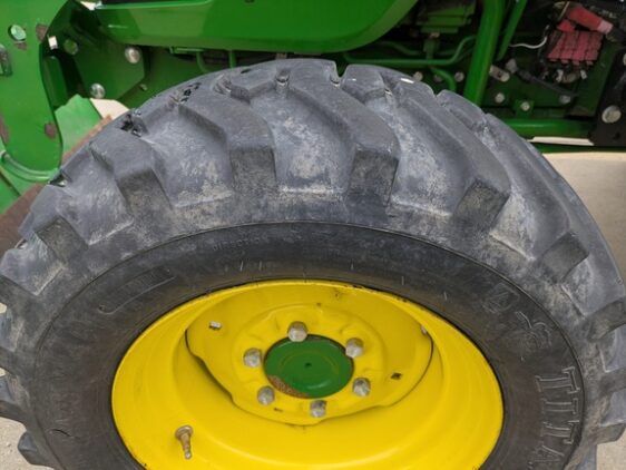 2017 John Deere 4066R - Image 10