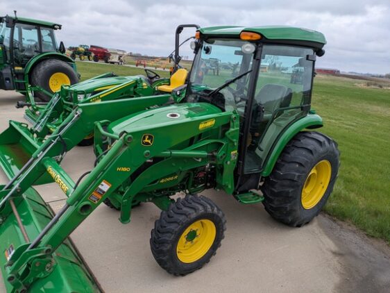 2017 John Deere 4066R