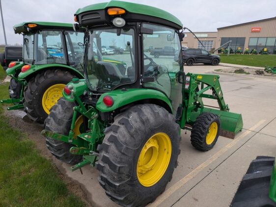 2017 John Deere 4066R - Image 4