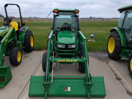 2017 John Deere 4066R - Image 5