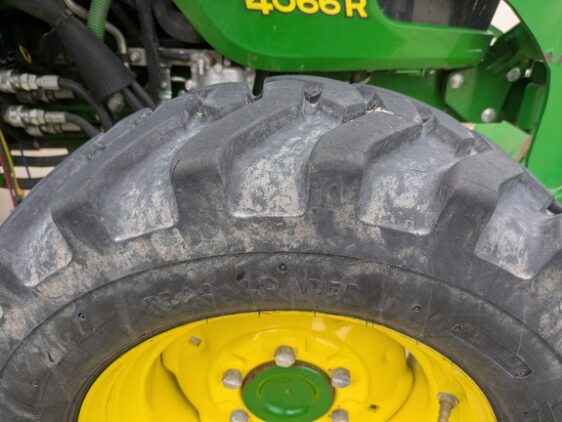2017 John Deere 4066R - Image 8