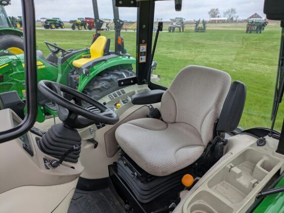 2017 John Deere 4066R - Image 9