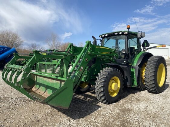 2017 John Deere 6145R