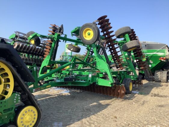 2023 John Deere 2660