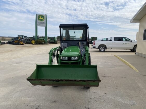 2017 John Deere 2038R - Image 13