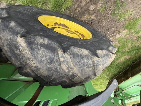 2012 John Deere 6125R - Image 25