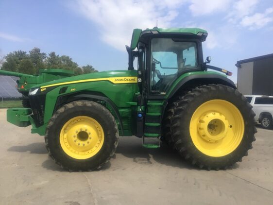 2023 John Deere 8R 310