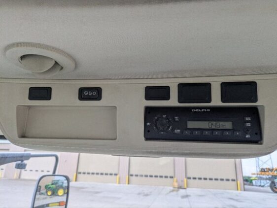 2010 John Deere 8245R - Image 7