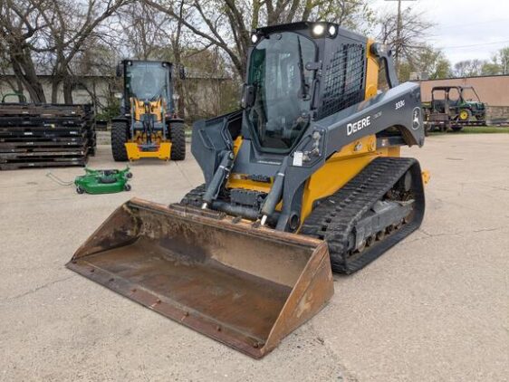 2023 John Deere 333G - Image 2