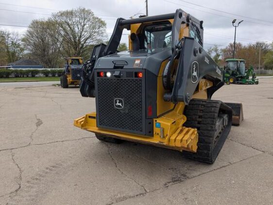 2023 John Deere 333G - Image 3