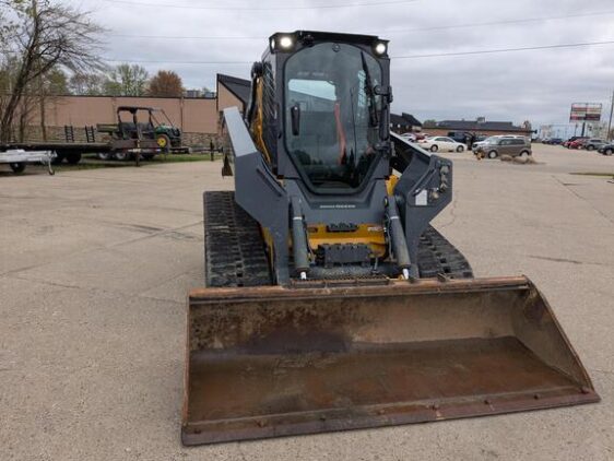 2023 John Deere 333G - Image 11