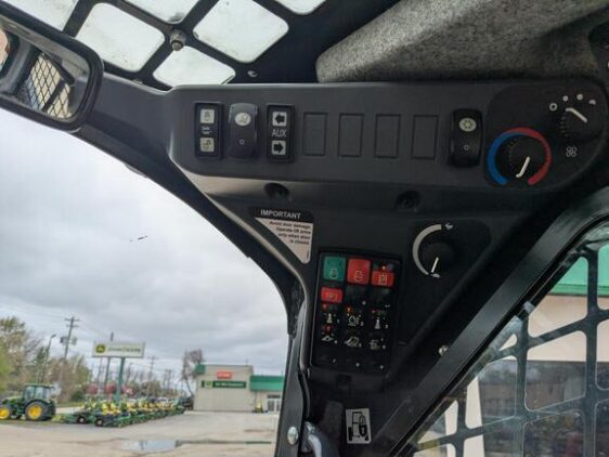 2023 John Deere 333G - Image 14