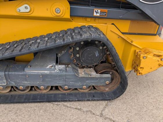 2023 John Deere 333G - Image 7