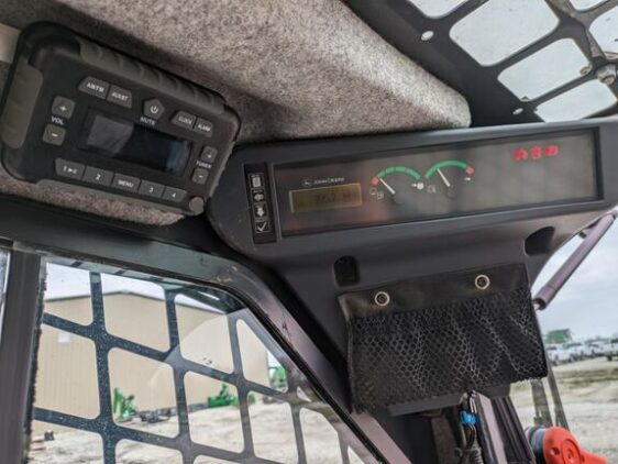 2022 John Deere 325G - Image 6