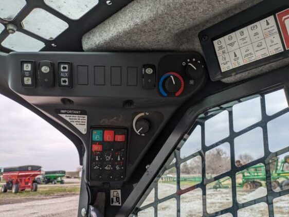 2022 John Deere 325G - Image 7