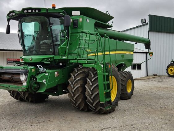2013 John Deere S670
