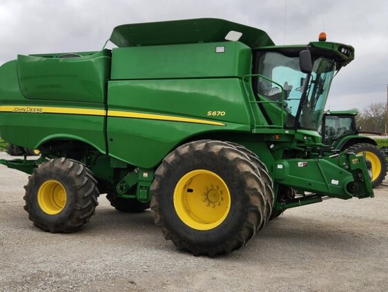 2013 John Deere S670 - Image 4