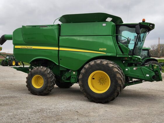 2013 John Deere S670 - Image 5