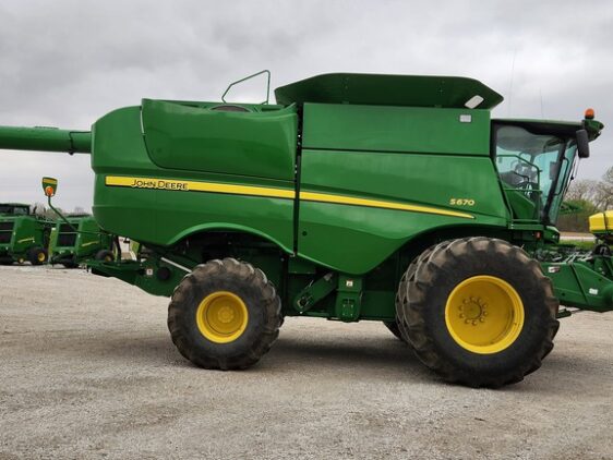 2013 John Deere S670 - Image 6