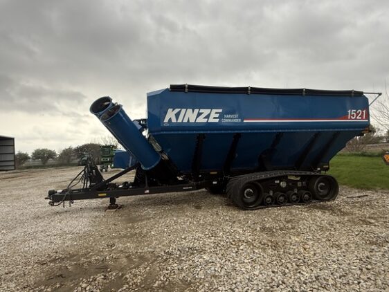 2022 Kinze 1521 - Image 5