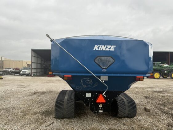 2022 Kinze 1521 - Image 6
