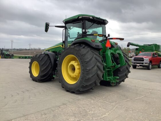 2023 John Deere 8R 370 - Image 3