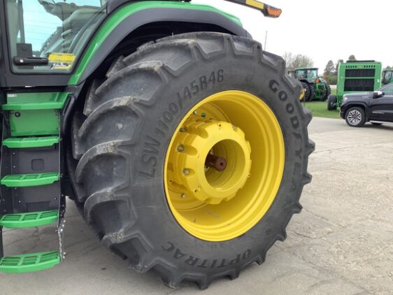 2023 John Deere 8R 370 - Image 14