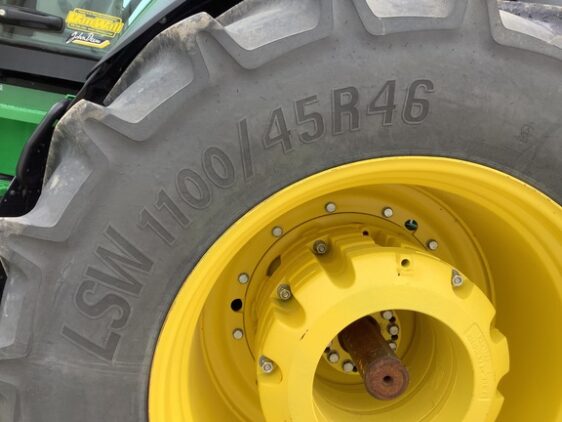 2023 John Deere 8R 370 - Image 18