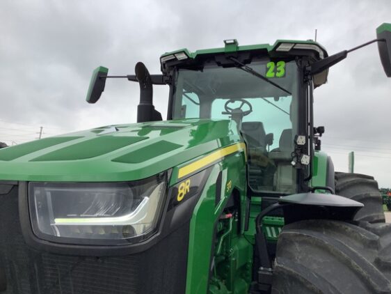 2023 John Deere 8R 370 - Image 16