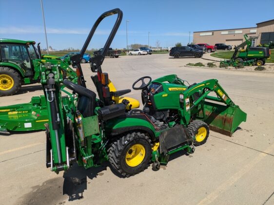 2019 John Deere 1025R - Image 4