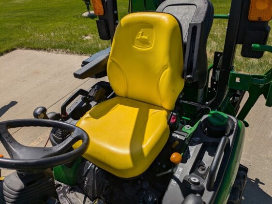 2019 John Deere 1025R - Image 7