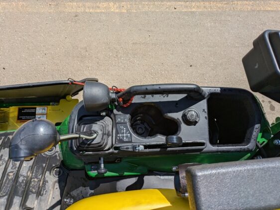 2019 John Deere 1025R - Image 9