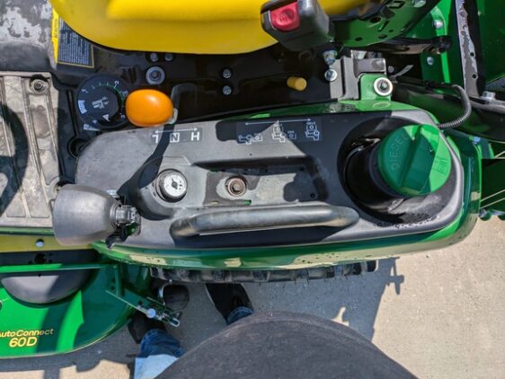 2019 John Deere 1025R - Image 10