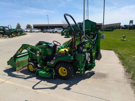 2019 John Deere 1025R - Image 2